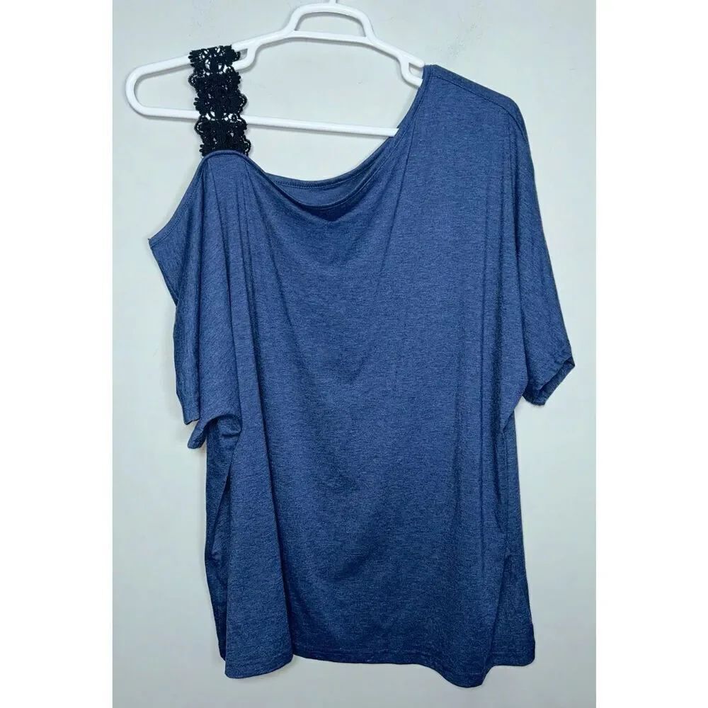 SHEIN curve top size 4x.  C13-19